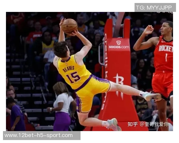 浓眉赛季初期表现抢眼场均247分12板助攻数据亮眼